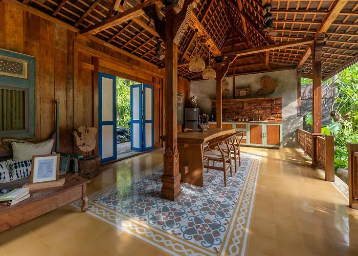 Kubu Kayu Villa
