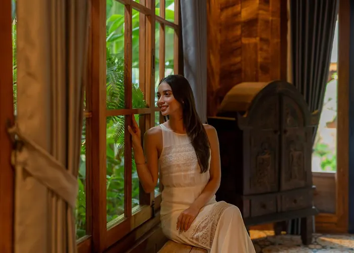 Villa Kubu Kayu *