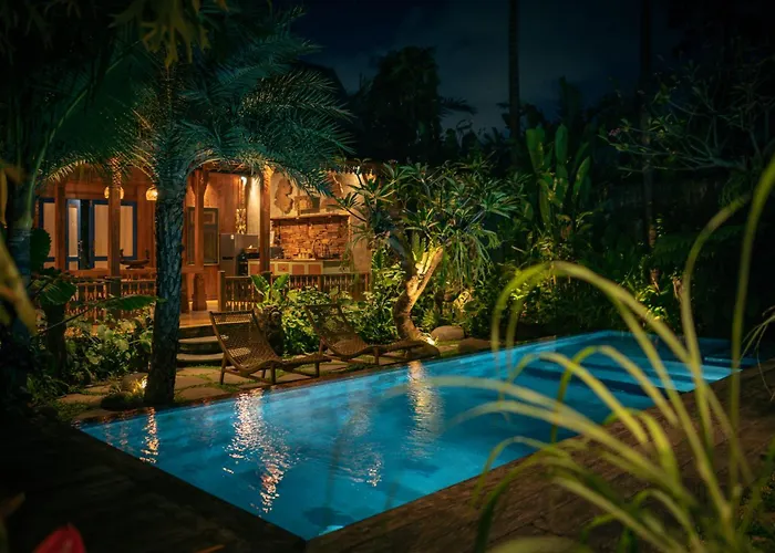 Villa Kubu Kayu *
