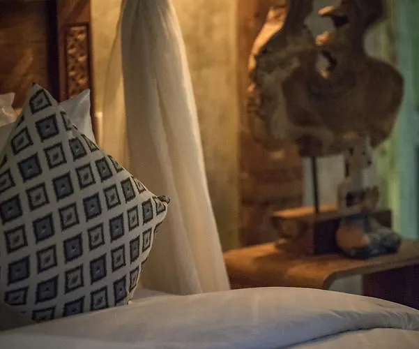 Kubu Kayu Villa Seminyak